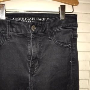 High-Waisted Capri Jeggings